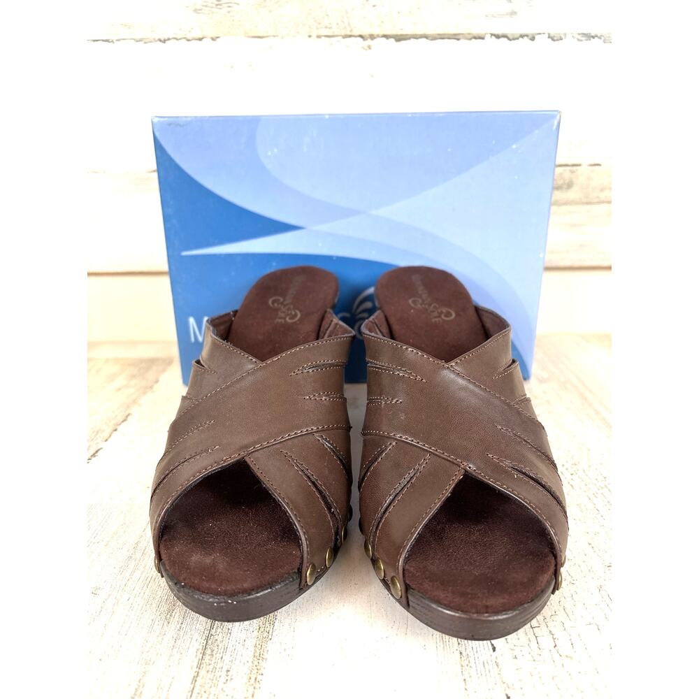 Mountain Sole Womens 9.5 Brown Edie Studded Wedge Sandals Casual Chic NWT - Picture 4 of 9
